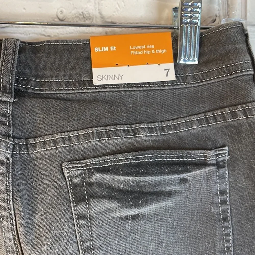 Mossimo Gray Slim Fit‎ Skinny Jeans, Slightly distressed size 7